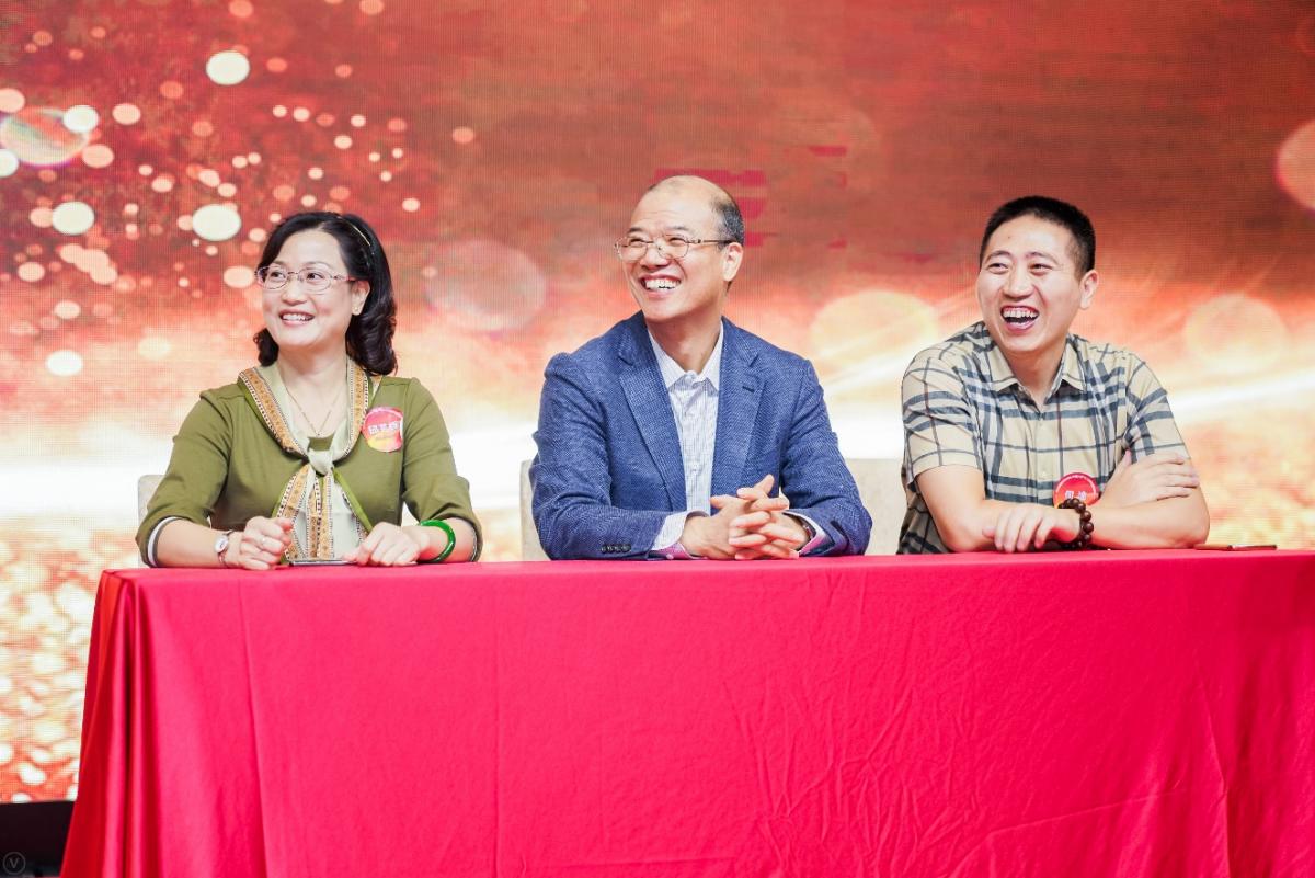 互动游戏环节考官