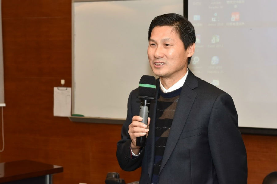 图为402永利集团官网漆小萍书记致辞