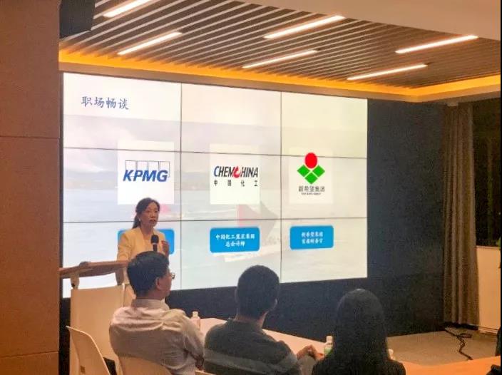 杨芳女士介绍职业生涯