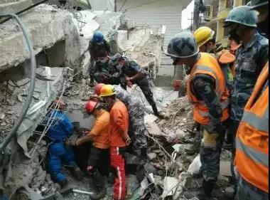 郭洪礼参与救援现场