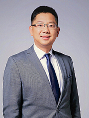 (图为韦立坚副教授)