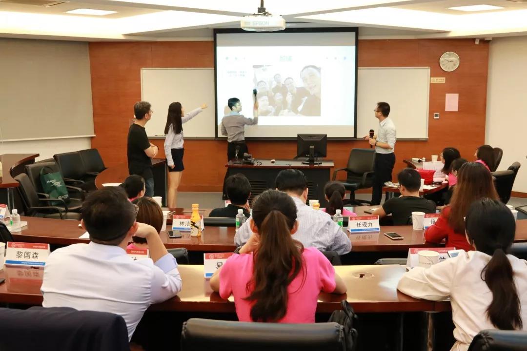 A组同学团队汇报（看我比心）